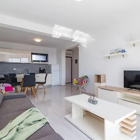 Garden Apartment Medulin Exterior photo