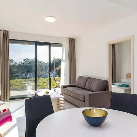 Garden Apartment Medulin Exterior photo