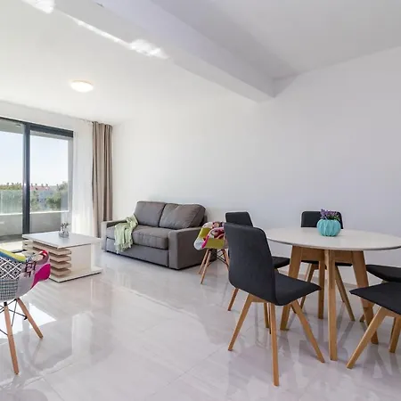 Garden Apartment Medulin Exterior photo
